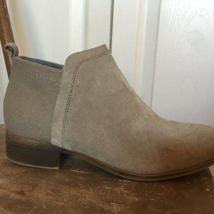Toms womens boots!